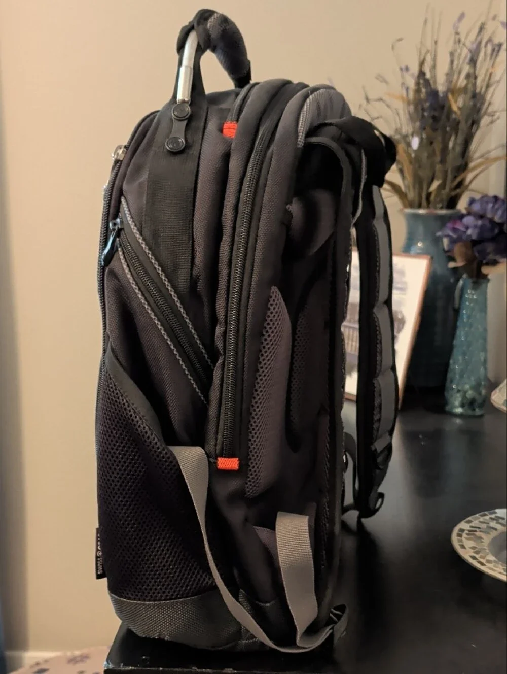 Swiss Gear Men's Black and Gray Tech Backpack – Durable Travel & Laptop Bag